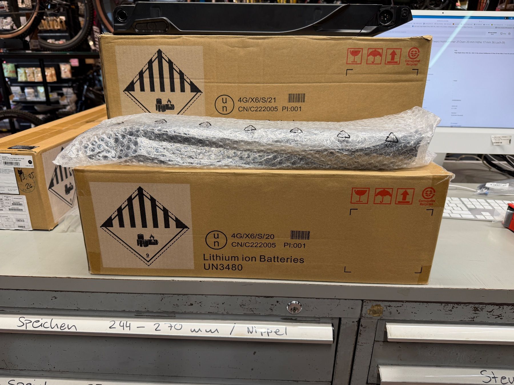Specialized Akkus: Levo Gen. 1 Specialized M1-500 Battery including RockGuard – Neu und originalverpackt aus Zürich von Velo-Elsener