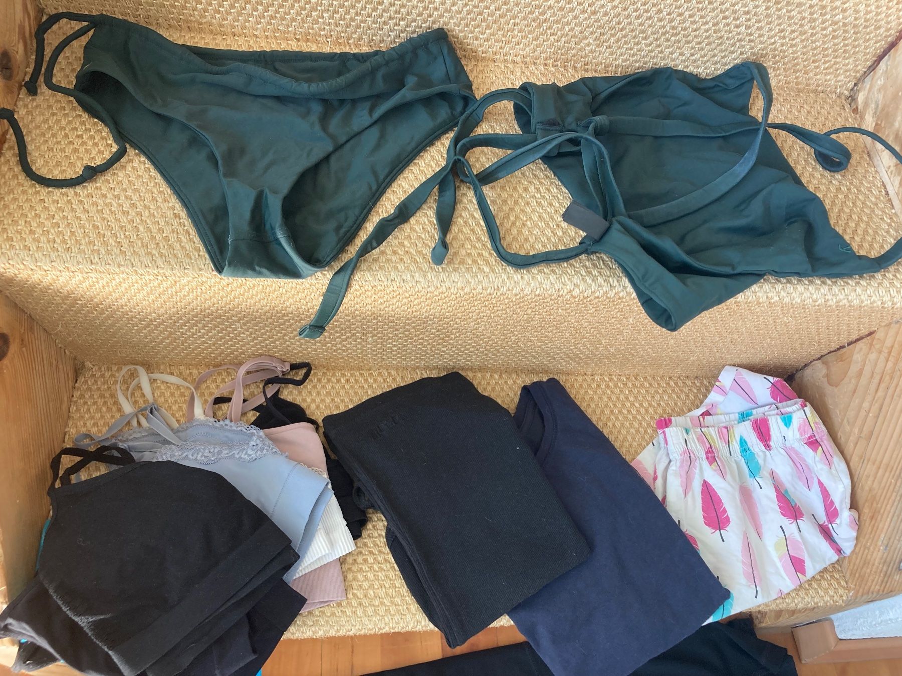 Kleiderpakete & -sets: Kleiderpaket für Mädchen / Teens – Gebraucht aus Winterthur von SurfSwiss 6
