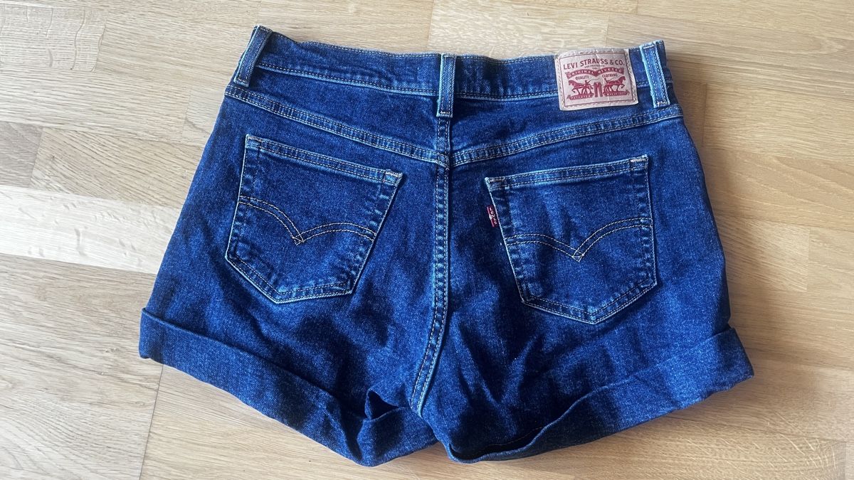 Levi's Jeans: Shorts en jean Levi's A-line Mom – Usato da Bern venduto da LaraTouvet 2
