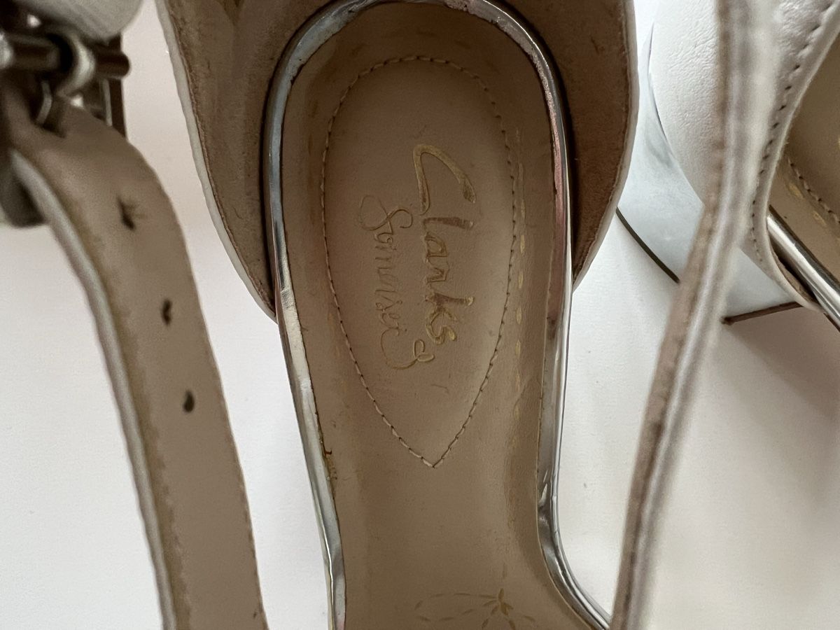 Scarpe da donna: Sandalen Gr 38 (Silver/Baige) – Usato da Basel venduto da Ksjusha 3
