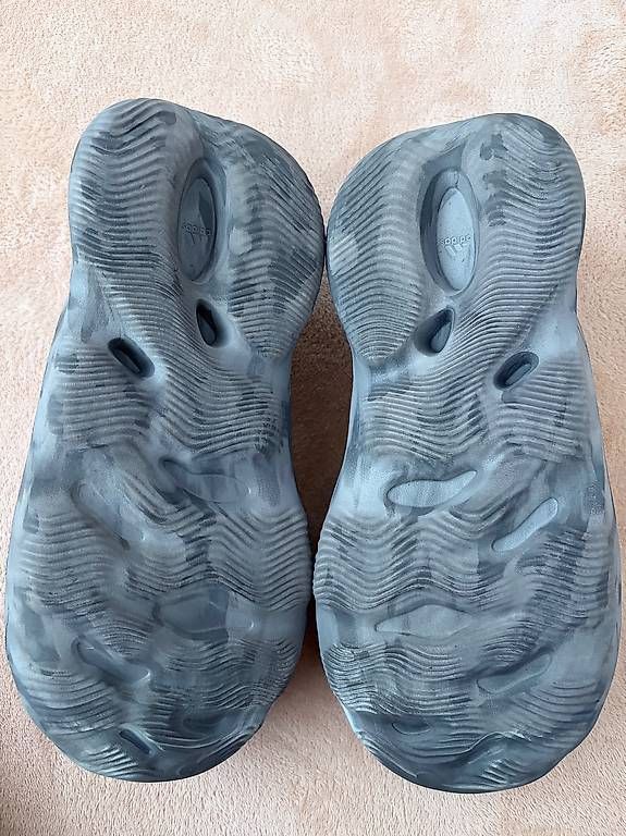 Scarpe da uomo: YZY Adidas Foam RNR Grey – Usato da Neuhausen Am Rheinfall venduto da N4vii91 2