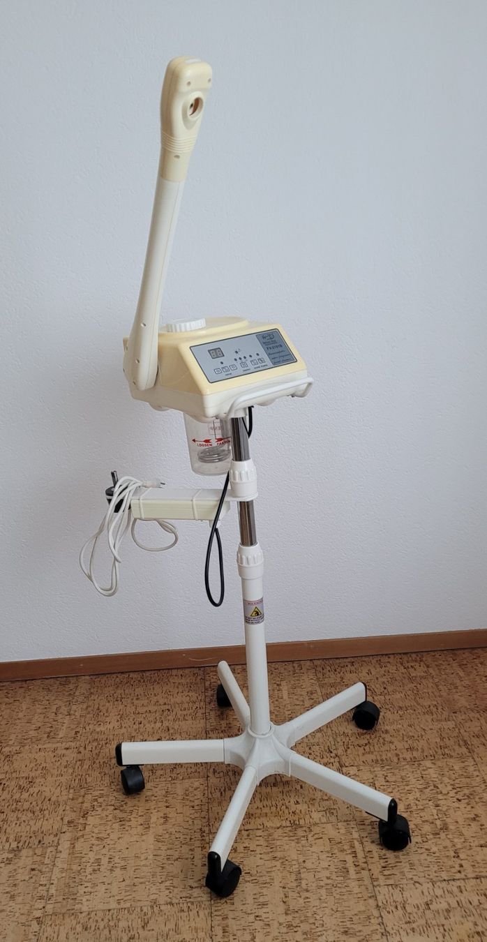 Altri Prodotti per fumatori: Gesichts-Vapozongerät mit Aromabehälter – Usato da Oberrieden venduto da eva_r2qs