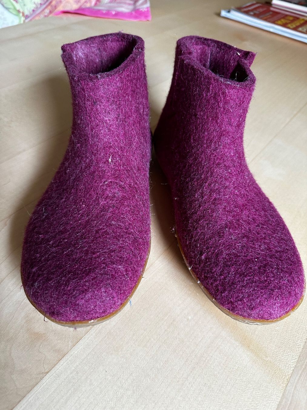Herrenschuhe: Filz Hausschuhe 38 – Gebraucht aus Bern von Korewanan