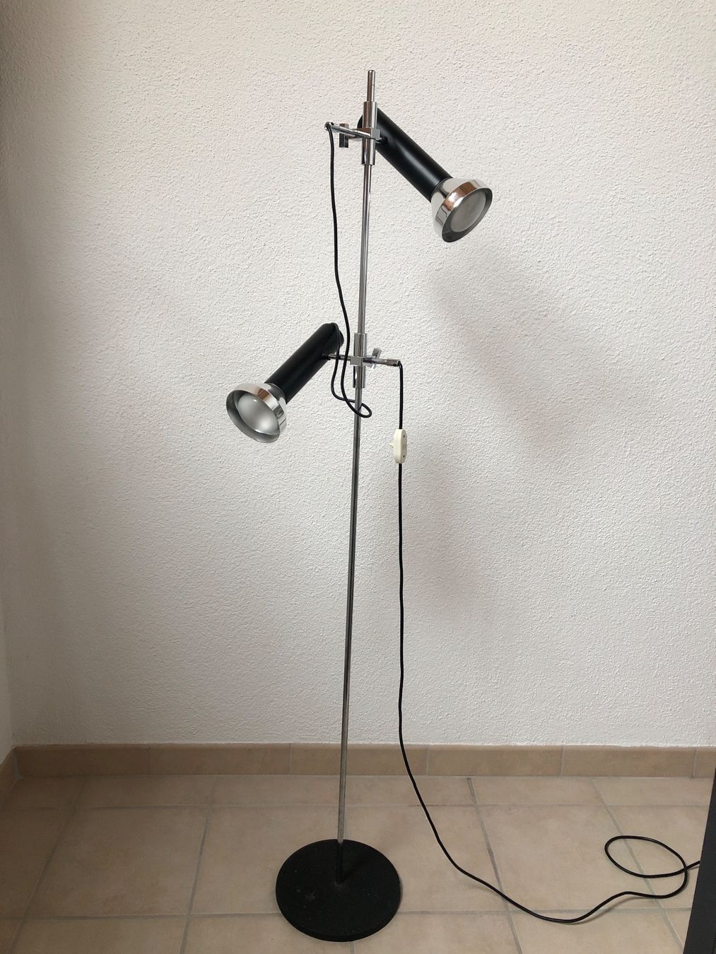 Lampen: Sehr schöne seltene Designer Stehlampe mit 2 Leuchte – Gebraucht aus Sirnach von Gozogo