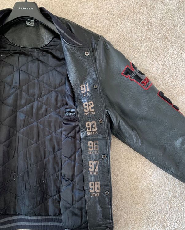 Nike Vestes: NIKE MICHAEL JORDAN HALL OF FAME - LEATHER LETTERMAN JACKET – D'occasion à Urdorf par Soom1990 3