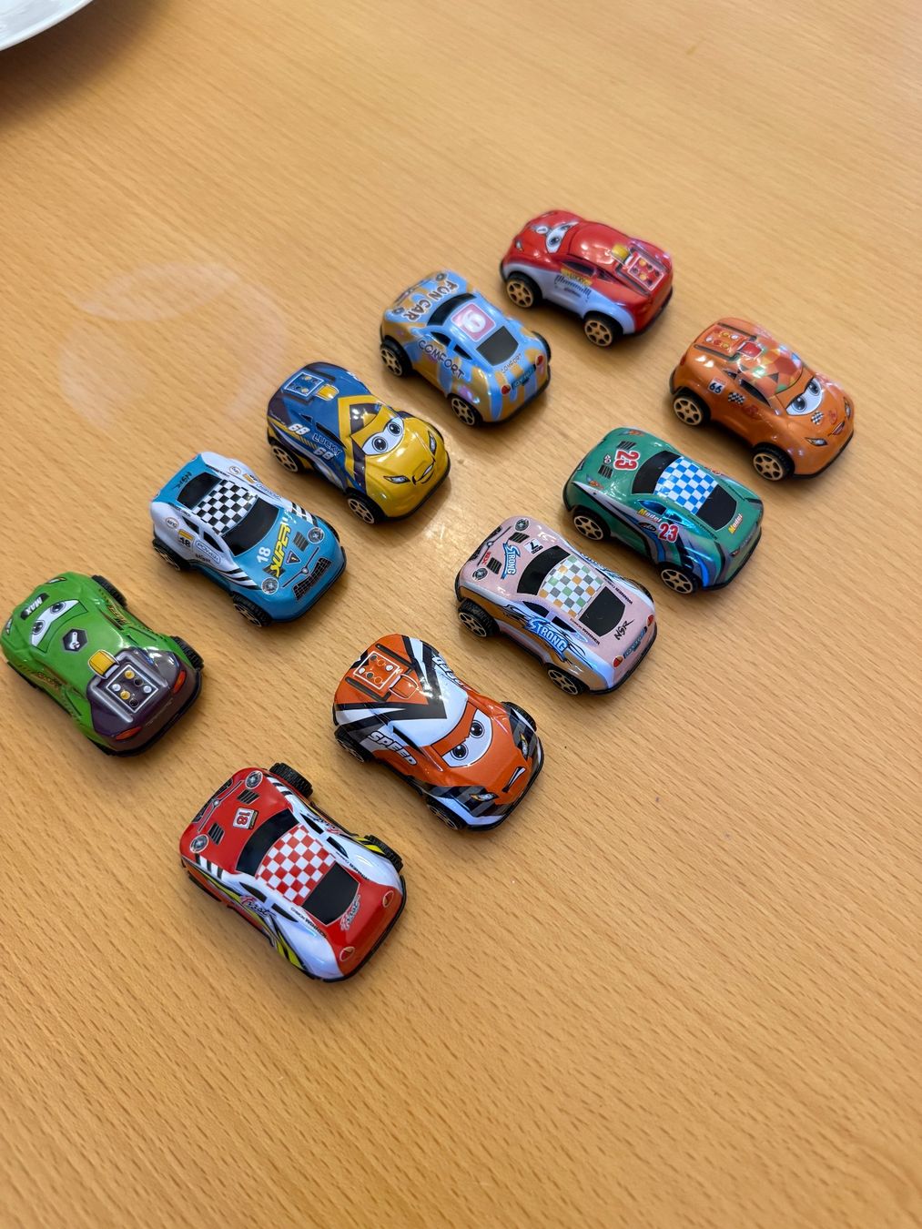 Spielzeuge: Spielzeug Auto 10 Stück – Gebraucht aus Wiedlisbach von Sistershop 1
