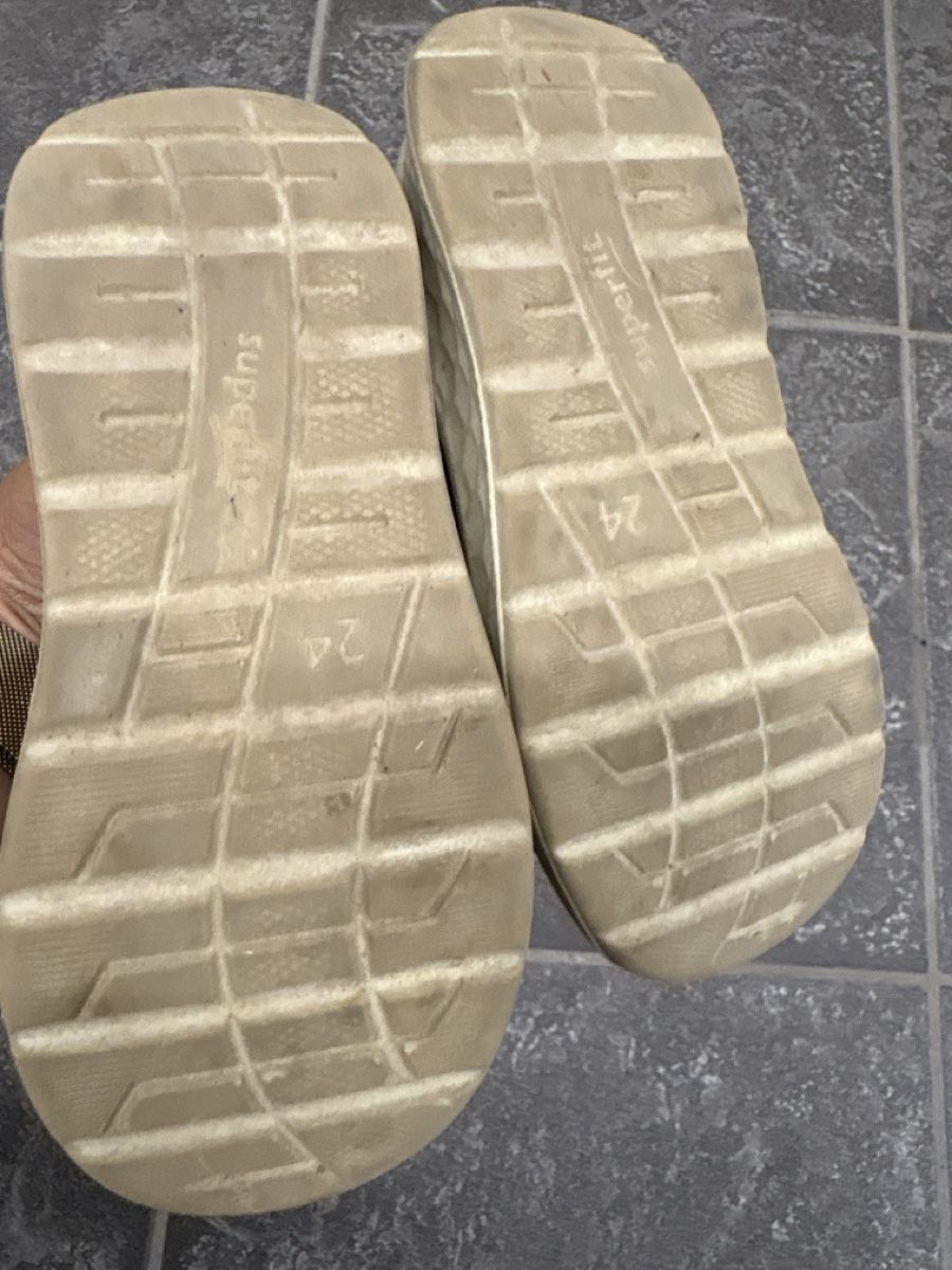 Superfit Schuhe für Mädchen: Superfit Turnschuhe Gr. 24  – Gebraucht aus Wohlen AG von Tschiggi06 1