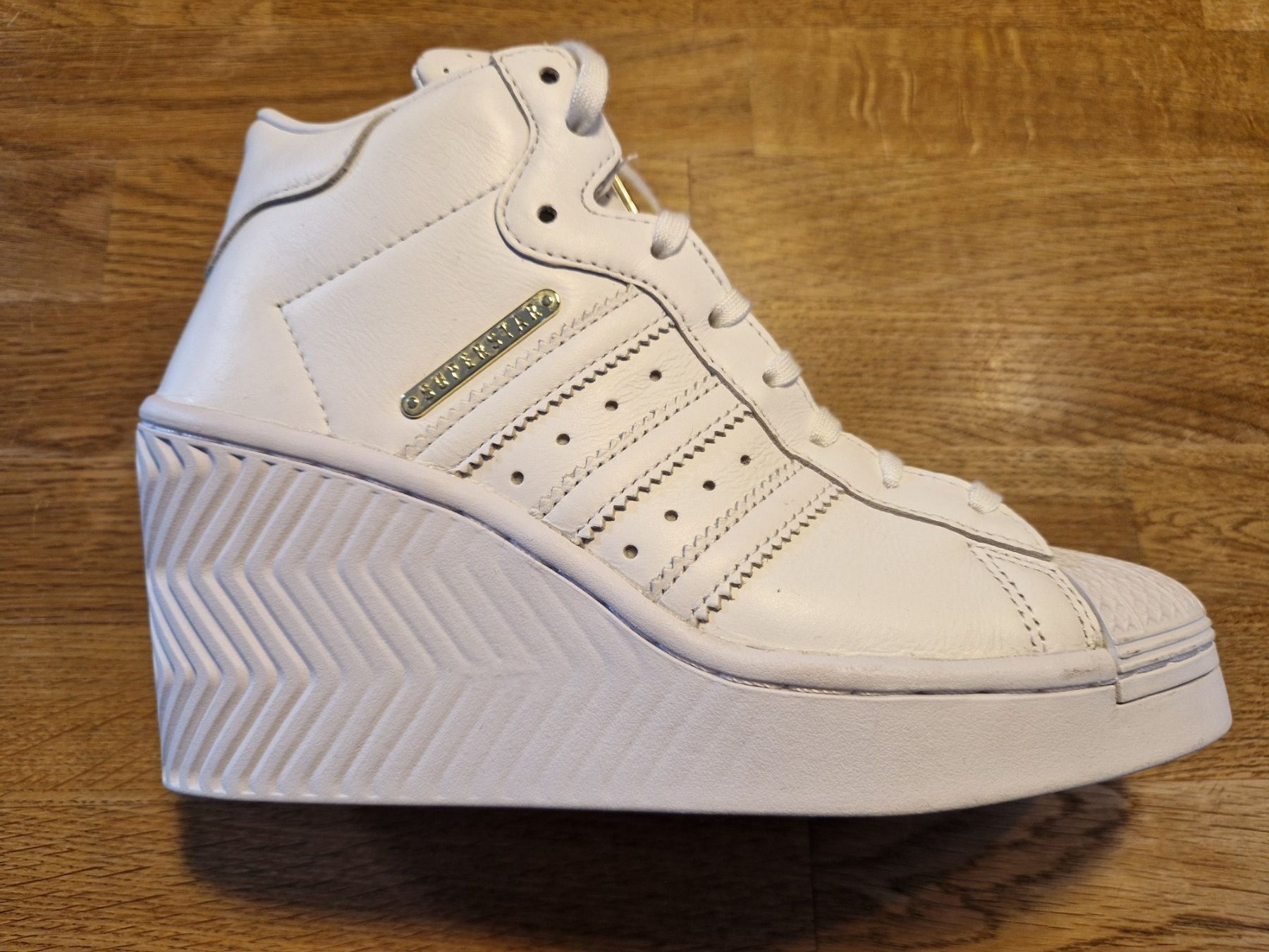 Adidas Damenschuhe: Adidas Superstar Ellure / Keilabsatz – Gebraucht aus Kerns von artisamantes 1
