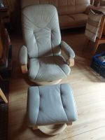 Sessel mit Hocker Leder beige abgenutzt Zustand