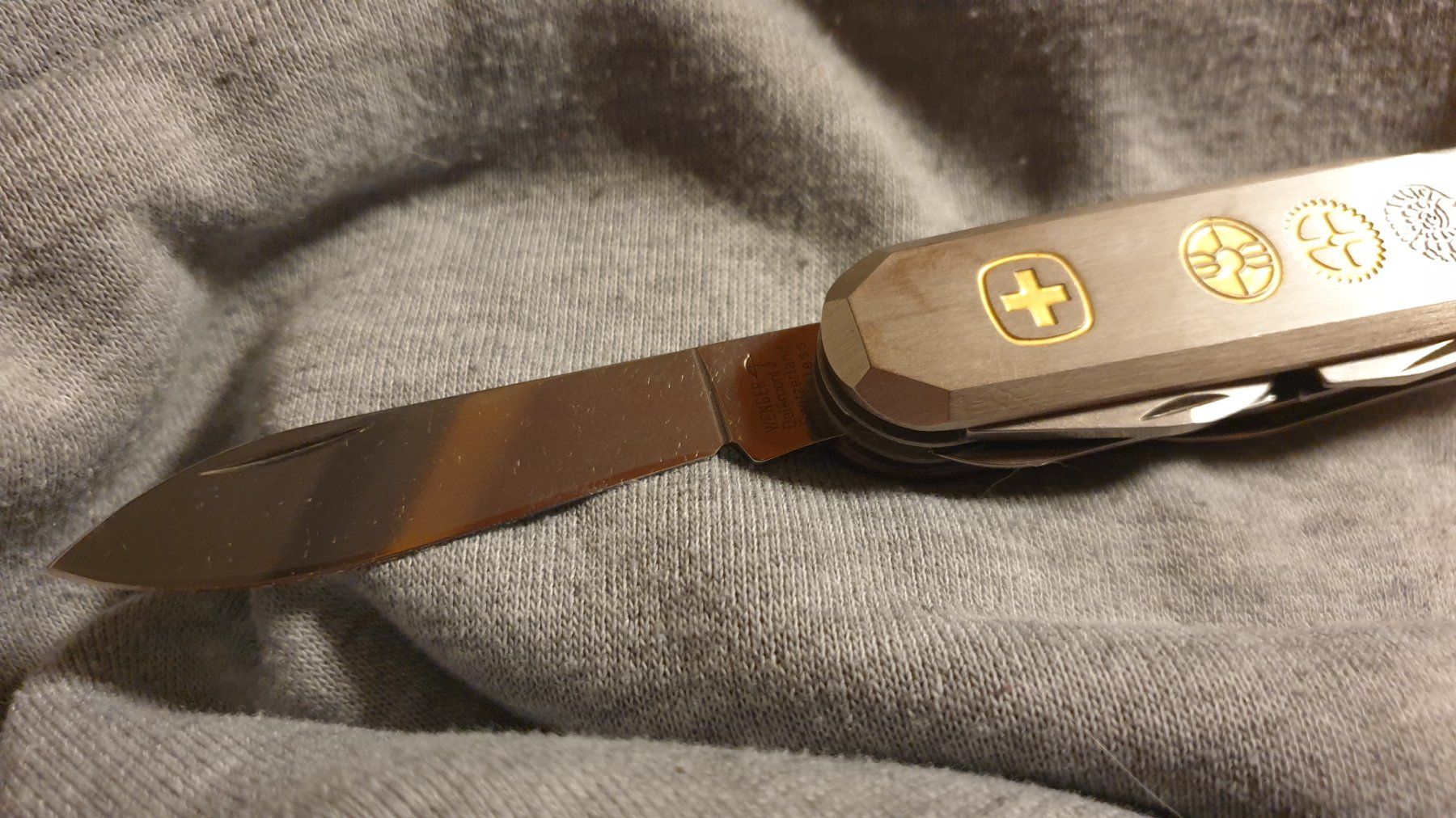 Wenger Coltelli tascabile: Wenger Swiss Millennium 2000 Metal Sackmesser – Usato da Val D Illiez venduto da SnowRoof 2