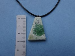 Halskette mit Rodingiten/Serpentinumwandlung  Samnaun