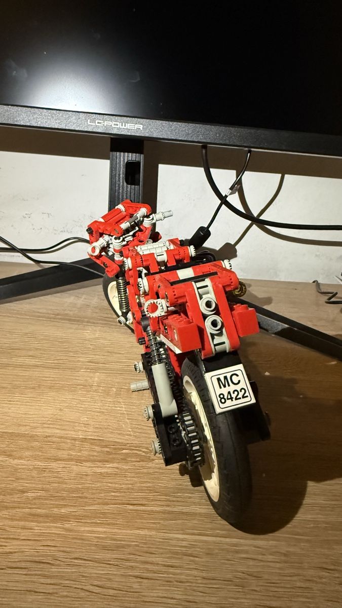 Lego Kit di costruzioni: Vintage LEGO Technic Motorcycle MC 8422 Red – Usato da  venduto da  1