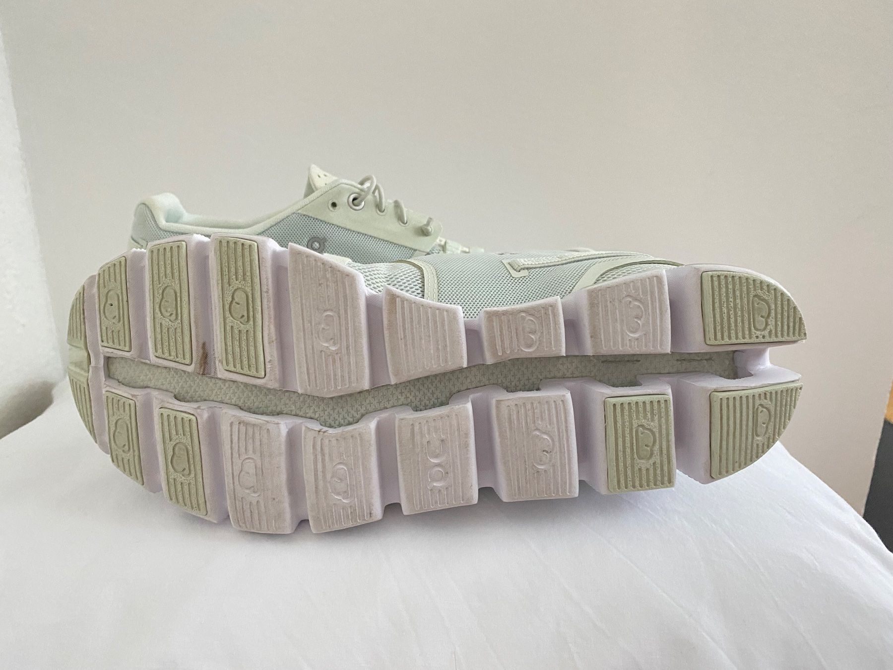 On Scarpe da donna: ON CLOUD GR: 40,5 TOP ZUSTAND AB 1 FRANKEN – Usato da Zürich venduto da Fashionparade 3