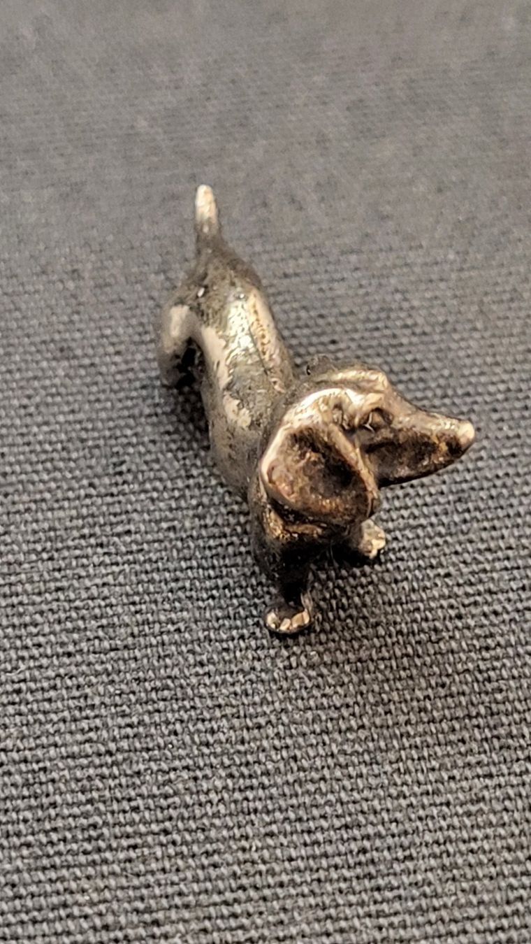 Figurines: Kleiner Metall-Dackel "IX" – D'occasion à Basel par spinne02 3