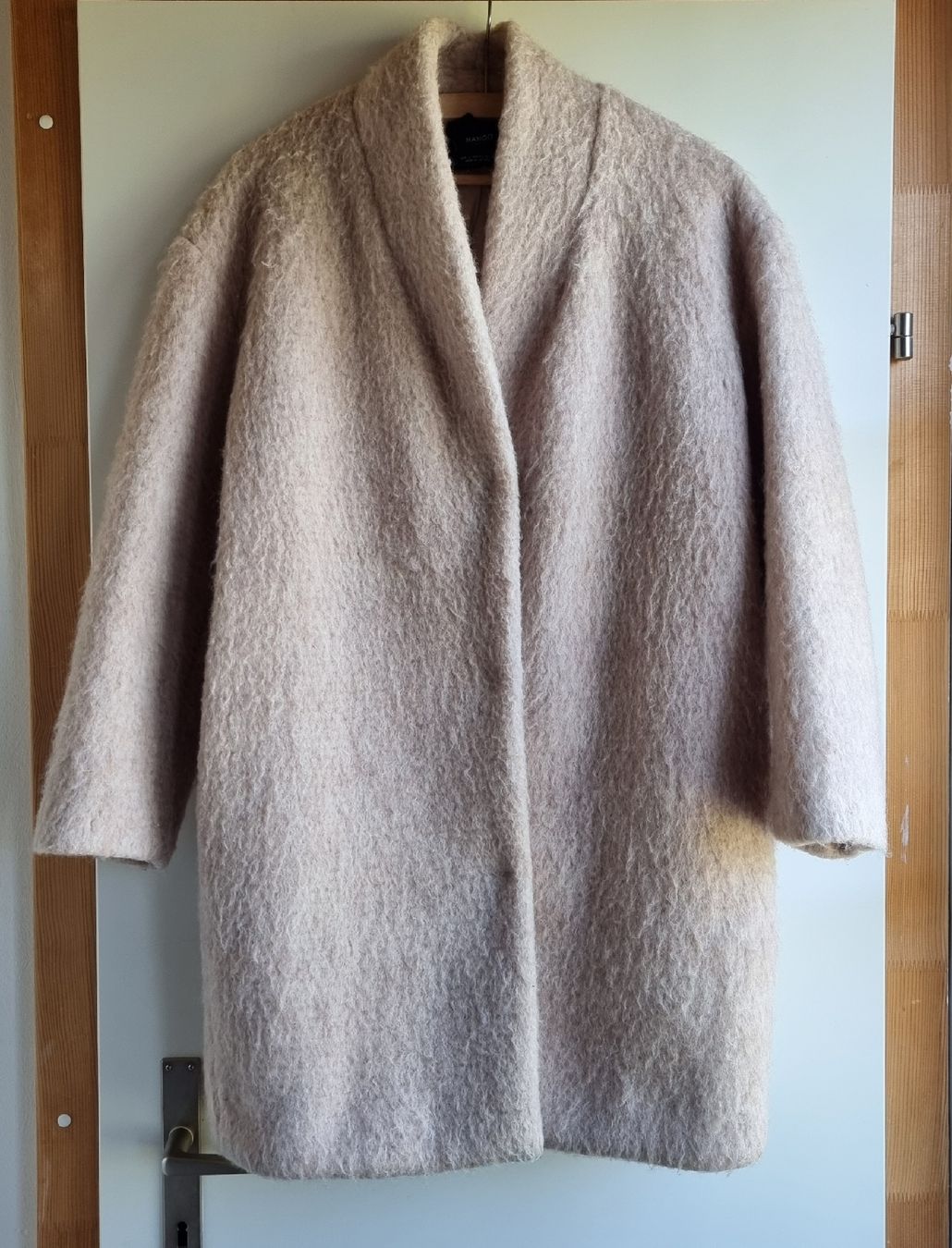 Mango Cappotti: MANGO Teddy Mantel, Gr. S/36 hellrosa – Usato da Gontenschwil venduto da shop2hand 1