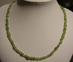 NEU: Peridot Edelstein Halskette Collier 46 cm mit Edelstahl