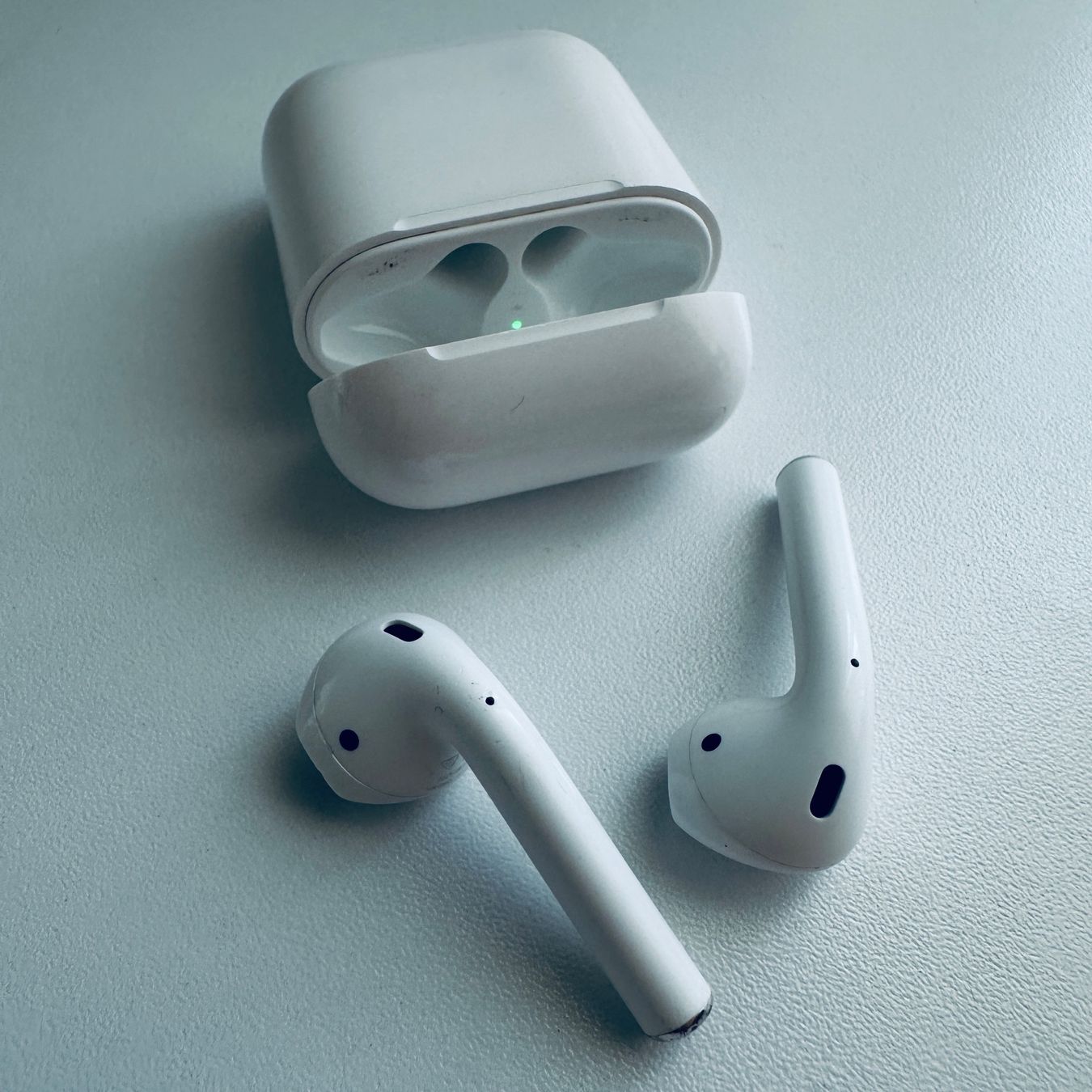 Apple Cuffie: Original Apple AirPods 2 Kopfhörer Wireless Lightning Kabel – Usato da Basel venduto da MY.AIRPODS.SHOP 1