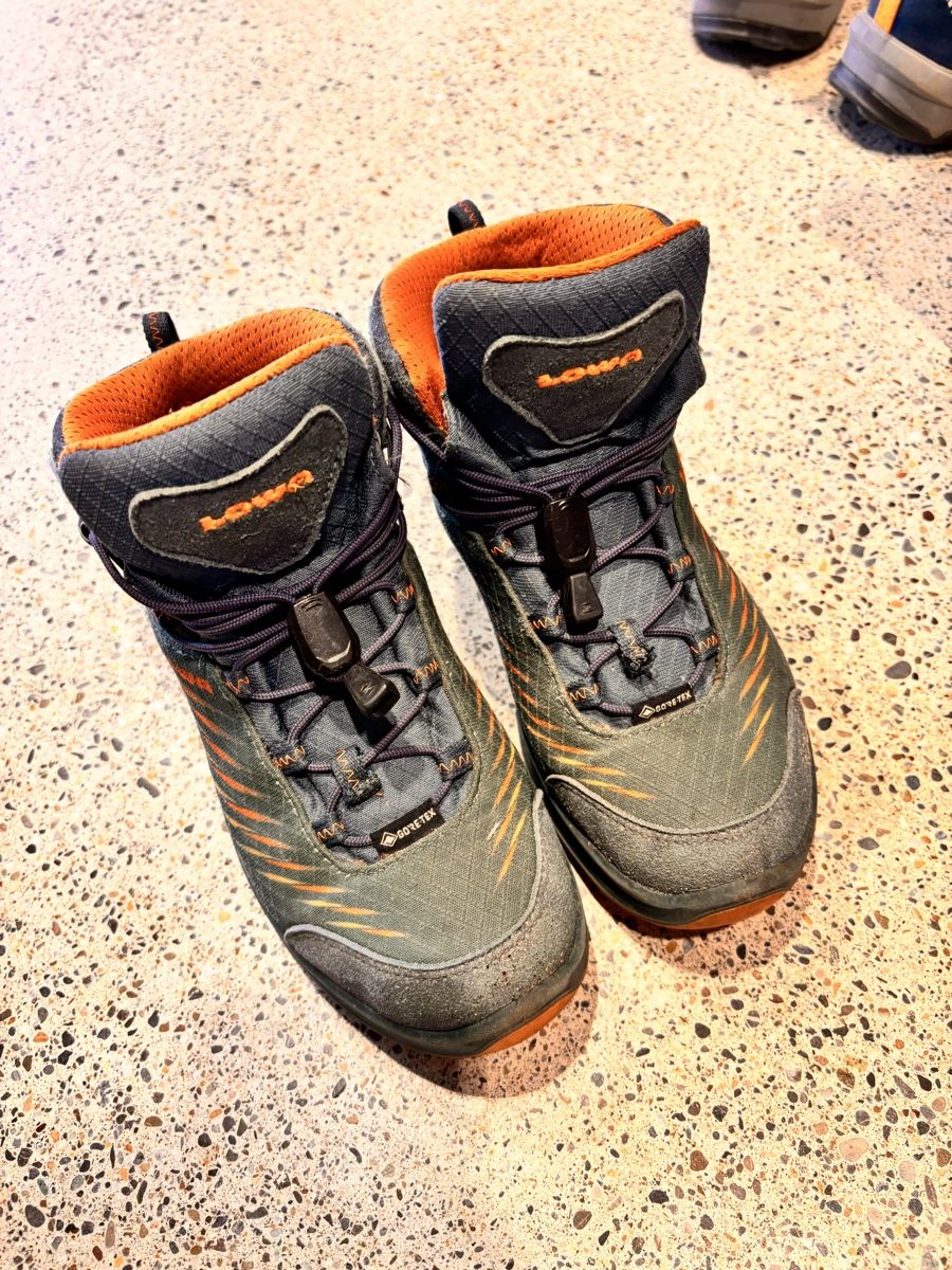 Scarpe da uomo: Kinder Wanderschuhe Lowa – Usato da Meilen venduto da Tingaling627 1