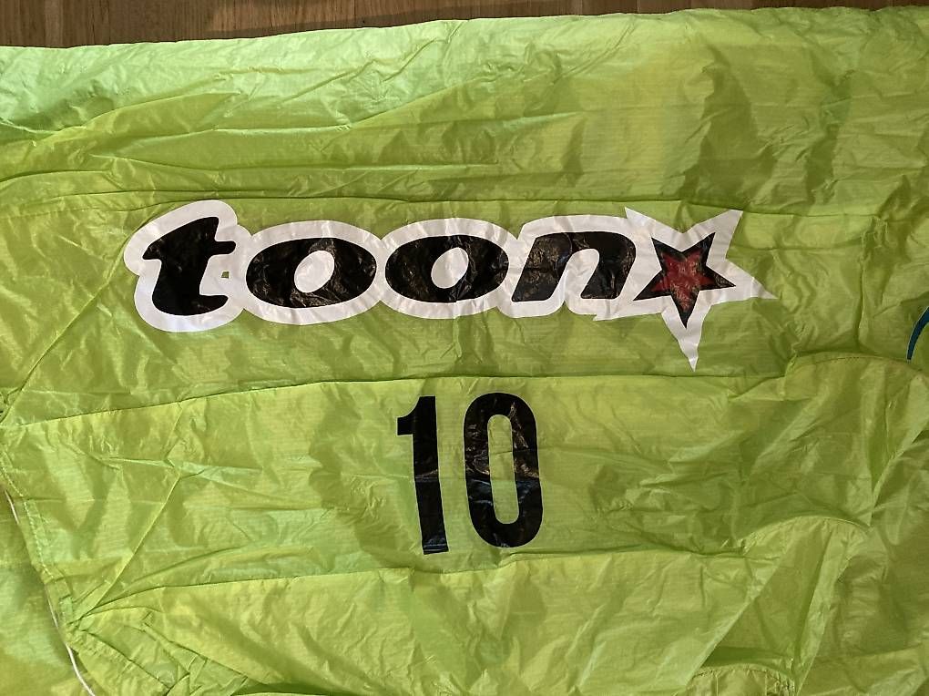 Kite: Kite Flymaax Toon 10 avec barre carbone – Gebraucht aus Boudry von jack067 2