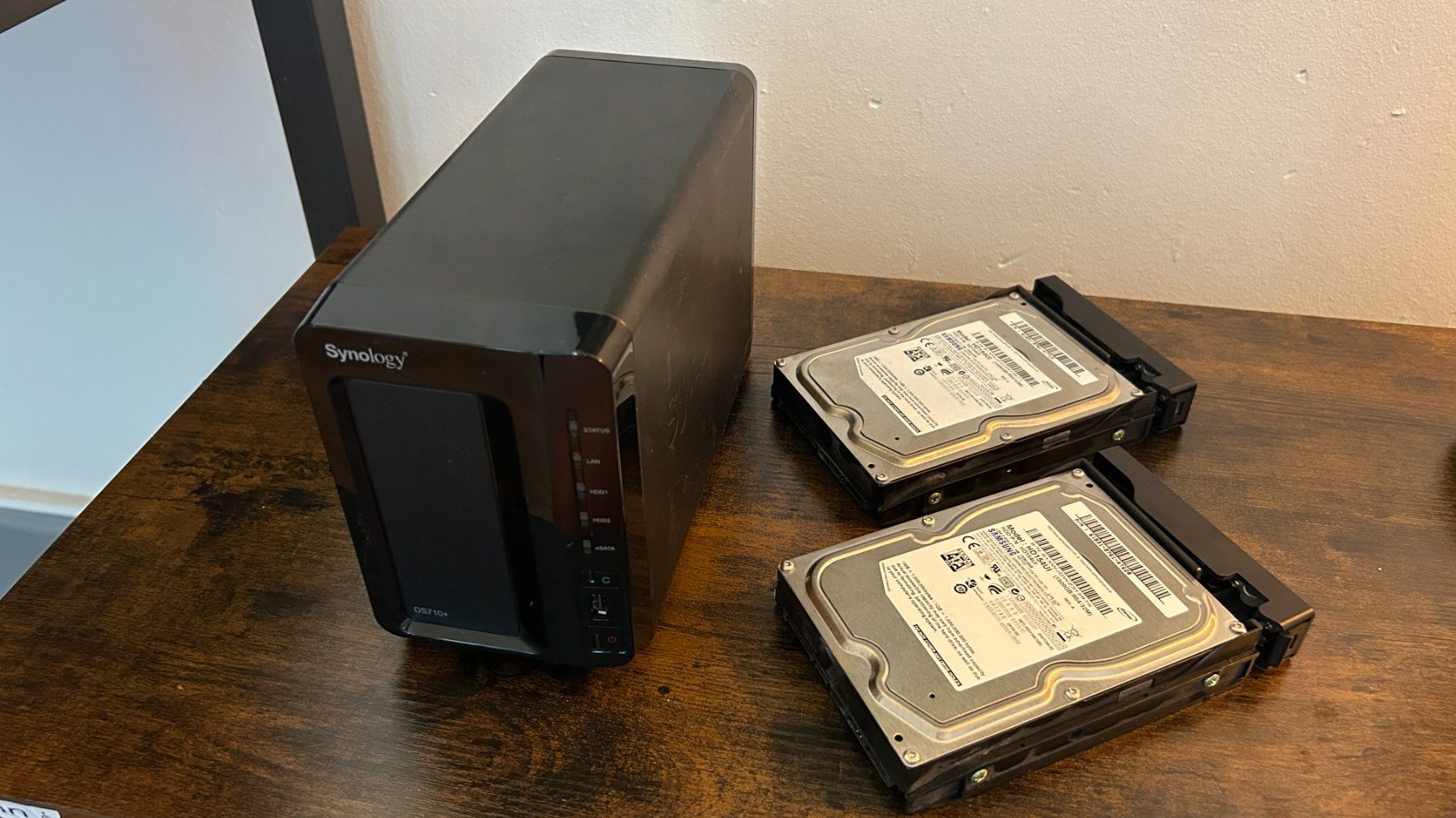 Synology Server: NAS Synology DS710+ - 2x 1500GB – Gebraucht aus Alle von protokollstudio