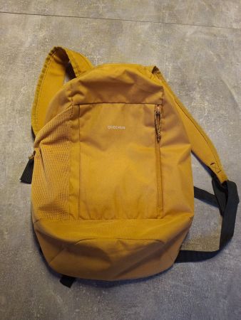 Petit sac à dos - randonnée marque Quechua Decathlon