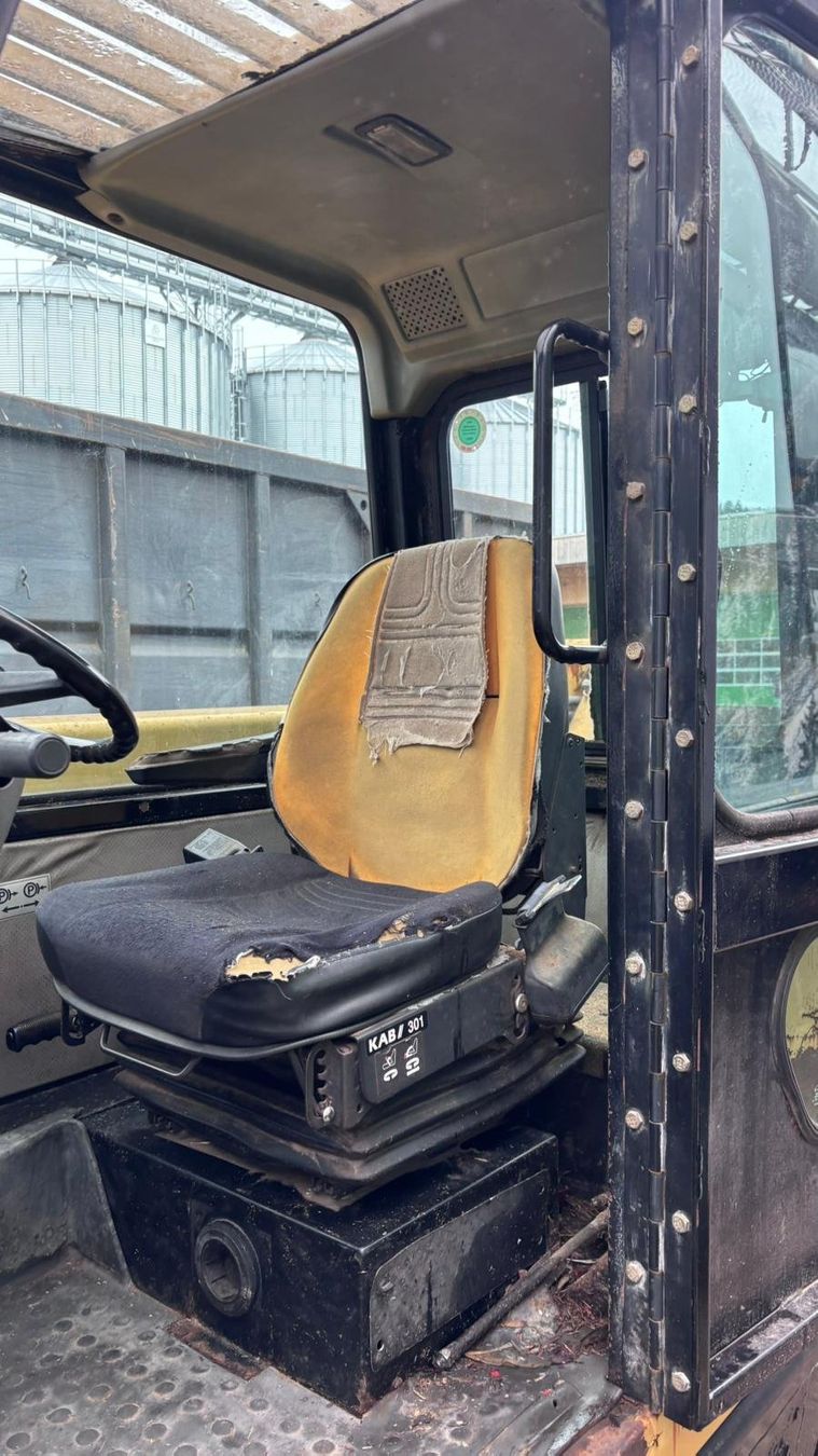 Caterpillar Chargeur de ferme: Teleskoplader Cat TH62 – D'occasion à Sumiswald par adidas092 4