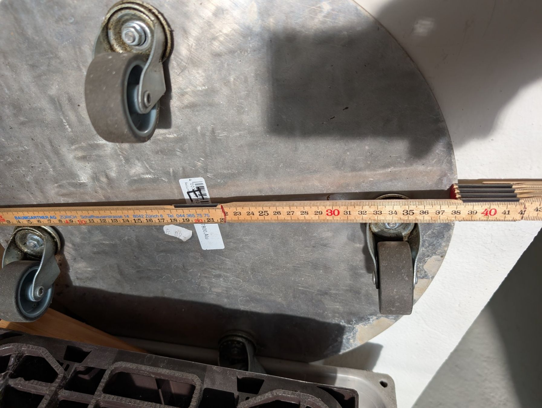 Piatti di portata: Robustes Rundes Rollbrett, Alu-Riffelblech, Durchmesser 38cm – Usato da Zürich venduto da richardeigenmann 4
