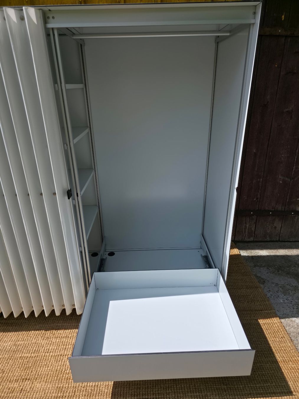 Thut Armadi: Thut Alucobond Schrank 450 – Usato da Haslen AI venduto da Vintagelix 4
