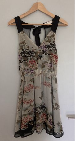 Süsses Sommerkleid von "Staring at Stars", Grösse S!