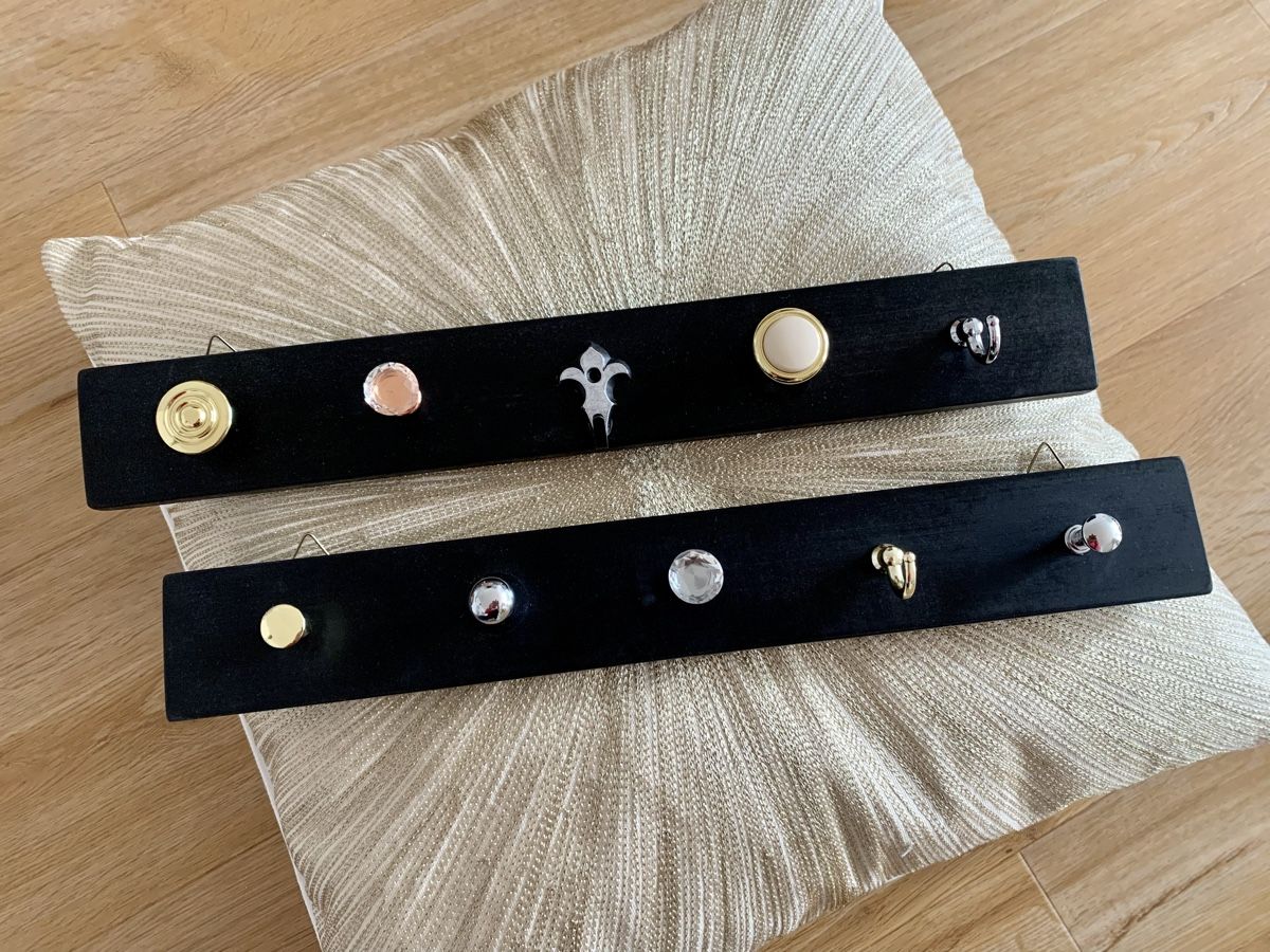 Tutte le decorazioni: 2x Garderoben/Schmuckleisten – Usato da Kradolf venduto da AlexiaEugster