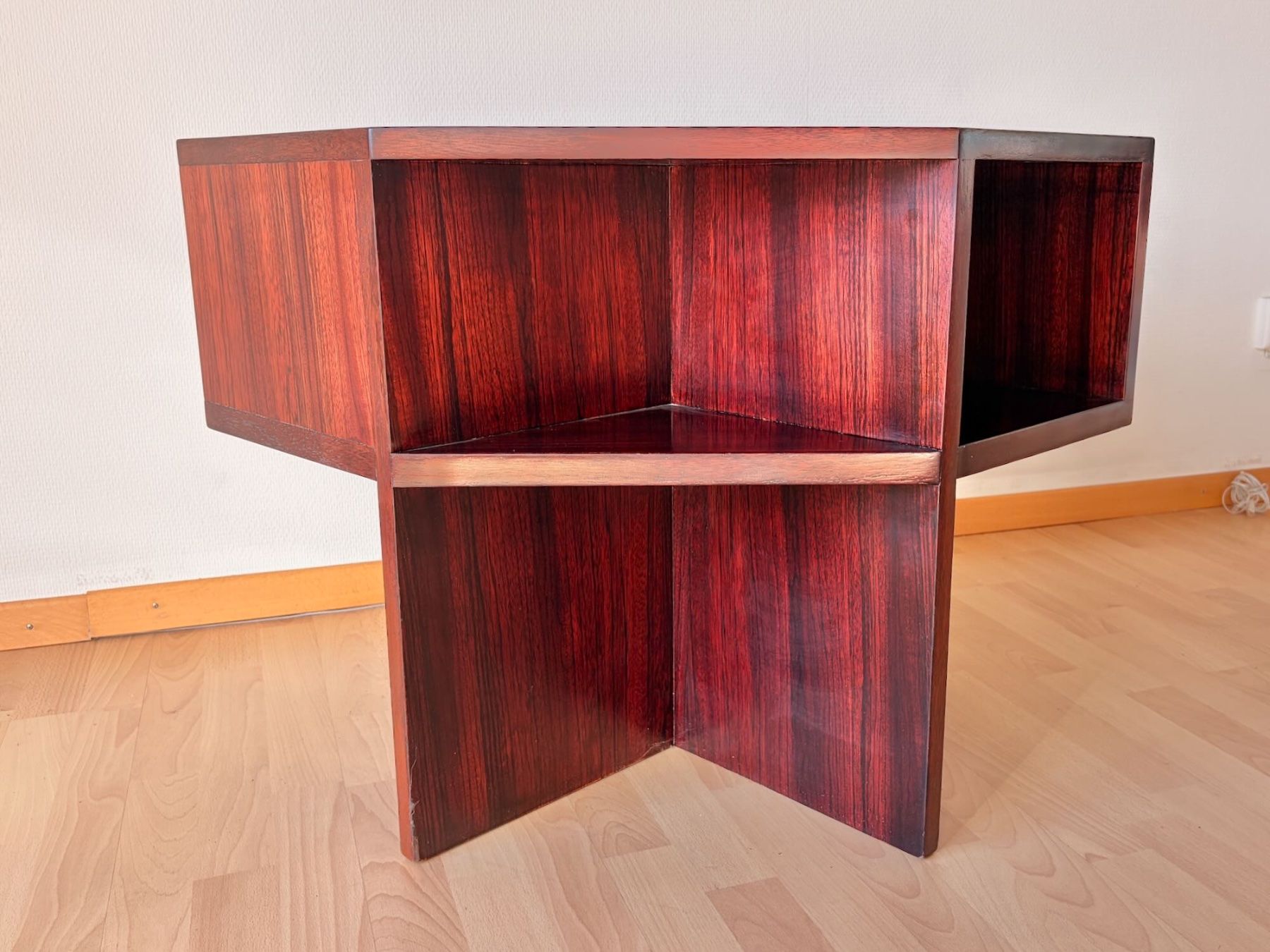 Tavoli: 🟢   Art-Déco-Beistelltisch – Usato da Zürich venduto da trashtussi 4