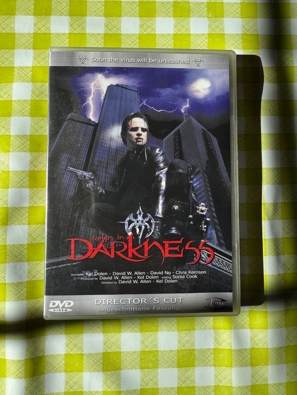 Tous les DVDs: Reign in Darkness -  DVD – D'occasion à Giswil par michivonah