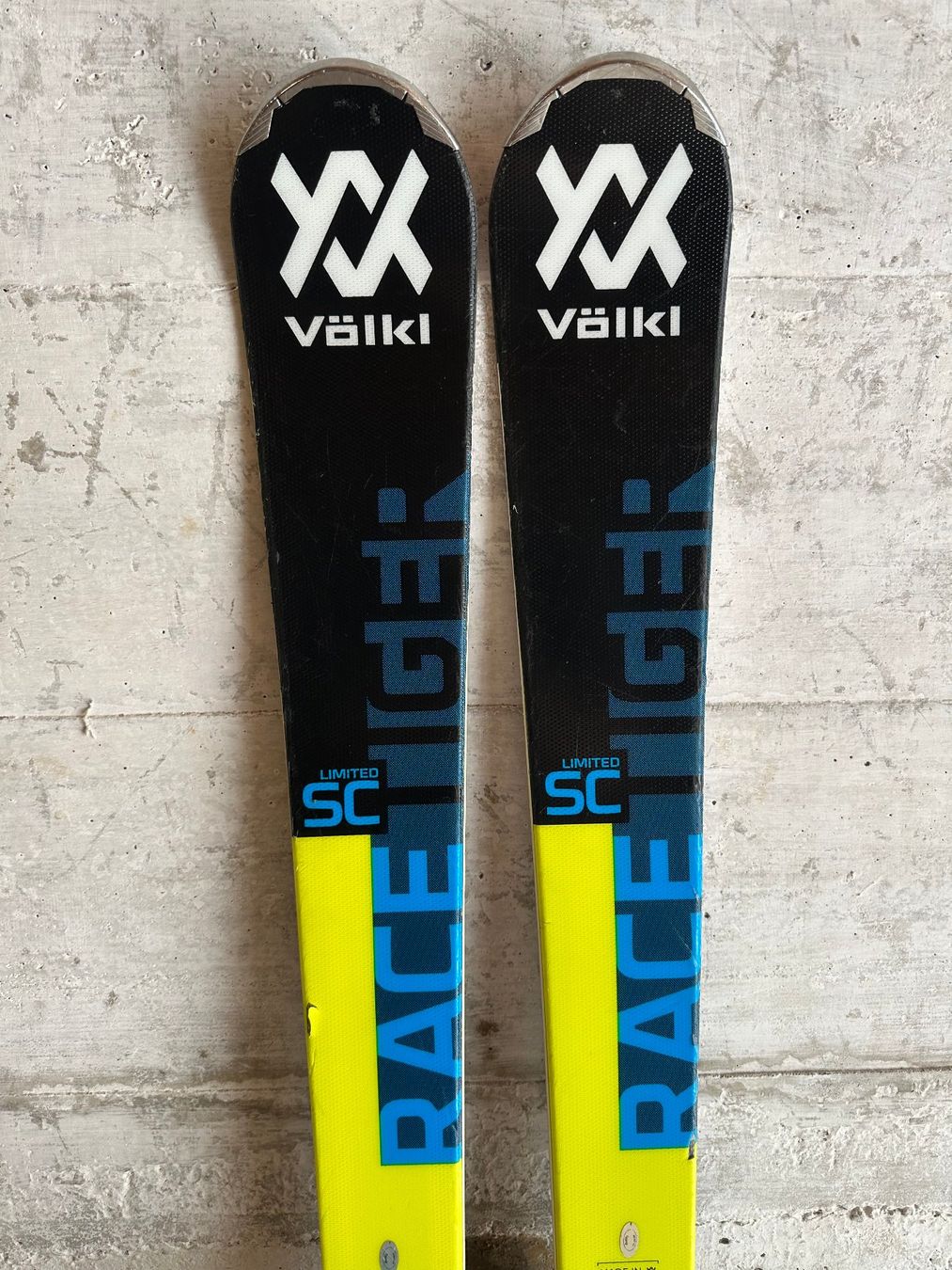 Völkl Sci: Völkl Racetiger SC Ski 158CM – Usato da Emmenbrücke venduto da karkarkar 1