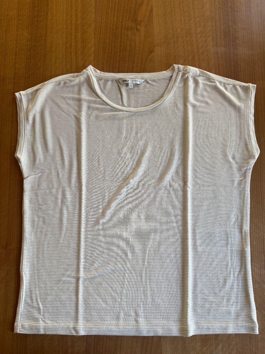 Only T-shirt: Only T-shirt – Usato da Raron venduto da lia_secondhand