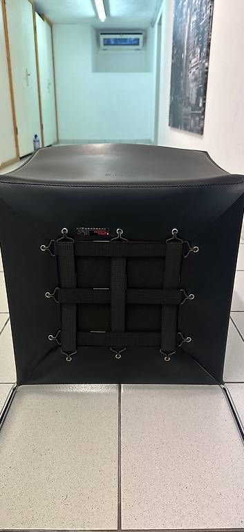 Sedie: Vendo sedia Bizzy in pelle nera  – Usato da Bellinzona venduto da sar_hb5p 4