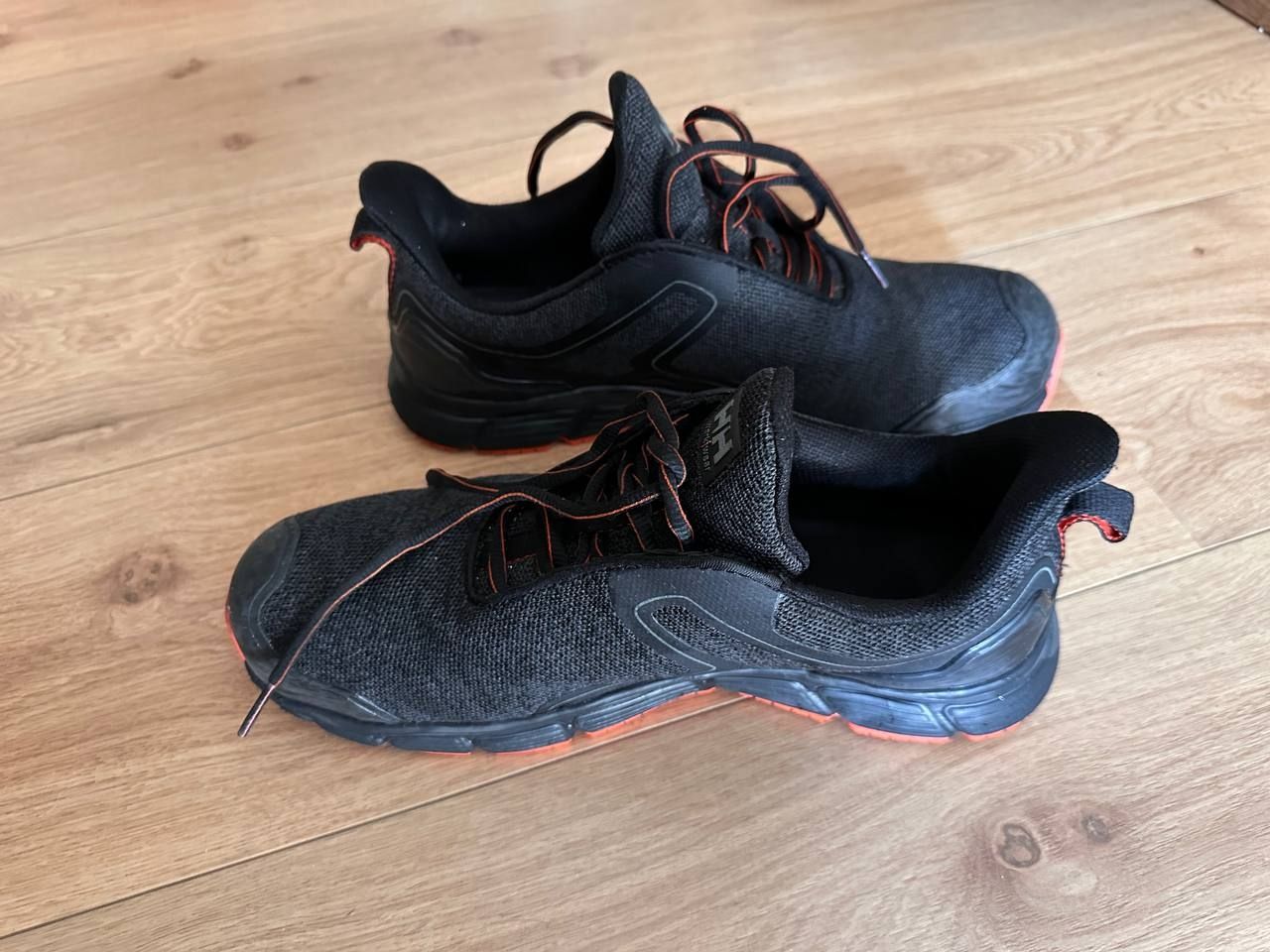 Helly Hansen Scarpe da uomo: Helly Hansen Arbeitsschuhe, Gr. 43 – Usato da Bern venduto da ed_z717 2