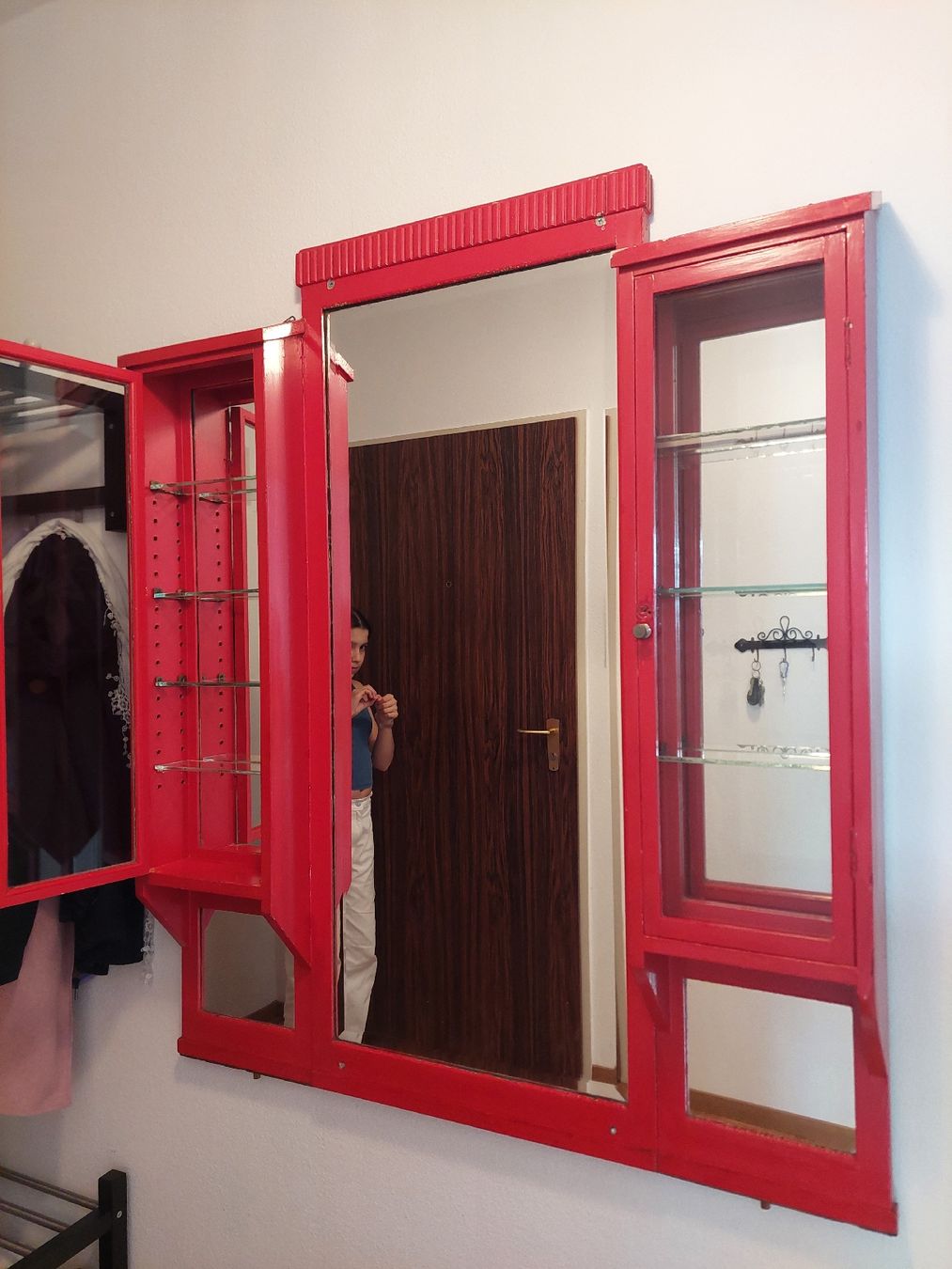 Vitrines: alte Coiffeurvitrine – D'occasion à Malters par Katapeter 4