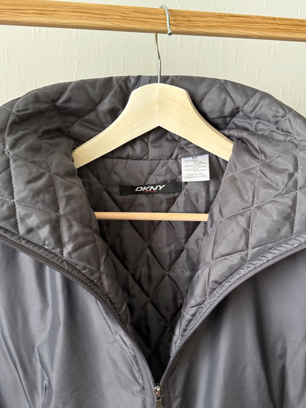 DKNY Jacken: Vintage DKNY Active Übergangsjacke Schwarz - Gr. M – Gebraucht aus Zürich von nt7 7