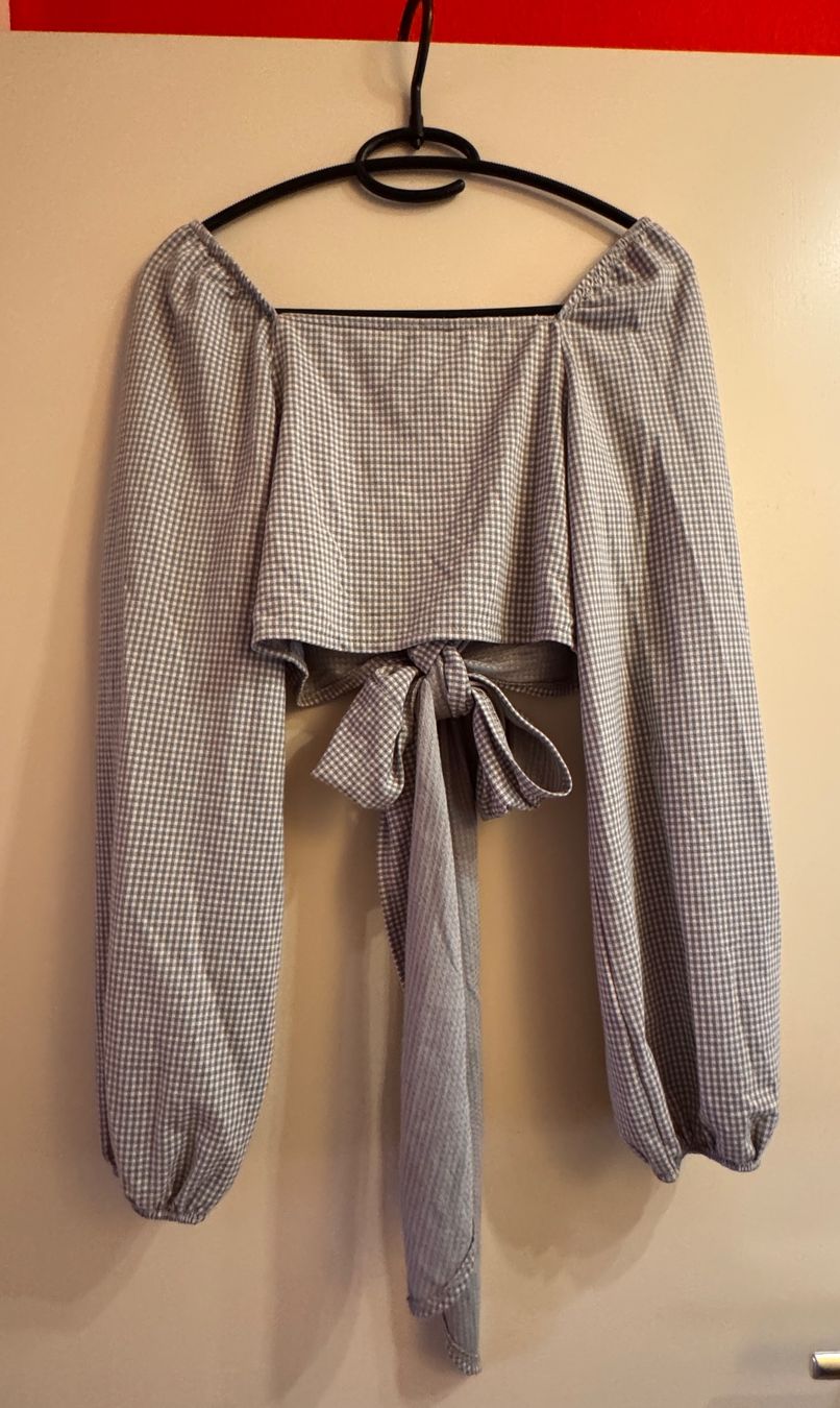 Zara Top: Crop-top Zara à nouer - taille S – Nuovo e nell'imballaggio originale da Genève venduto da Lucie.hwrth 1