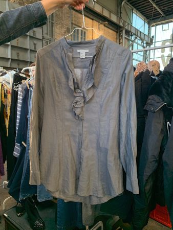 H&M Bluse, grau, Rüschen, Grösse 34, Baumwolle / Seide