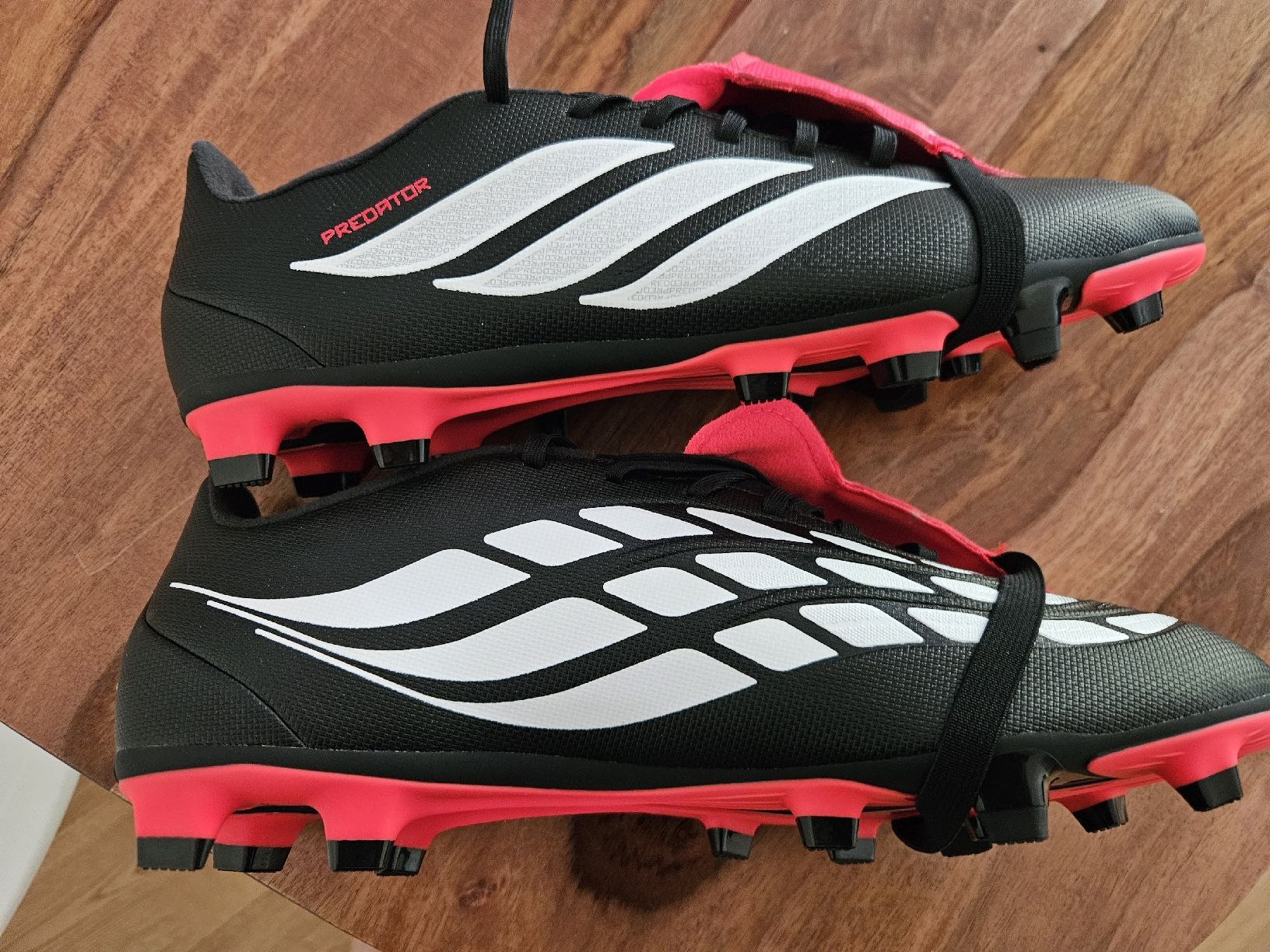 Adidas Chaussures hommes: predator club ft fg – Neuf (Voir description) à bottmingen par btu_h8y6 2