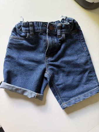 Jungs Jeans Shorts C&A Grösse 116 neuwertig