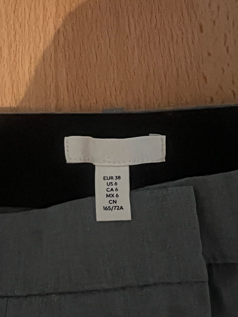 H&M Pantaloni: H&M Hose, Gr. 38, Grau, Neuwertig – Nuovo (secondo la descrizione) da Kirchberg BE venduto da lea_kb6y 2