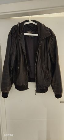 Veste en cuir Marron style aviateur taille S (taille grand)