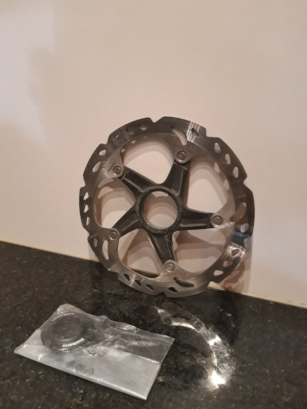 Shimano Pezzi di ricambio: Shimano Bremsscheibe SM-RT81-S – Usato da Basel venduto da unk_t572