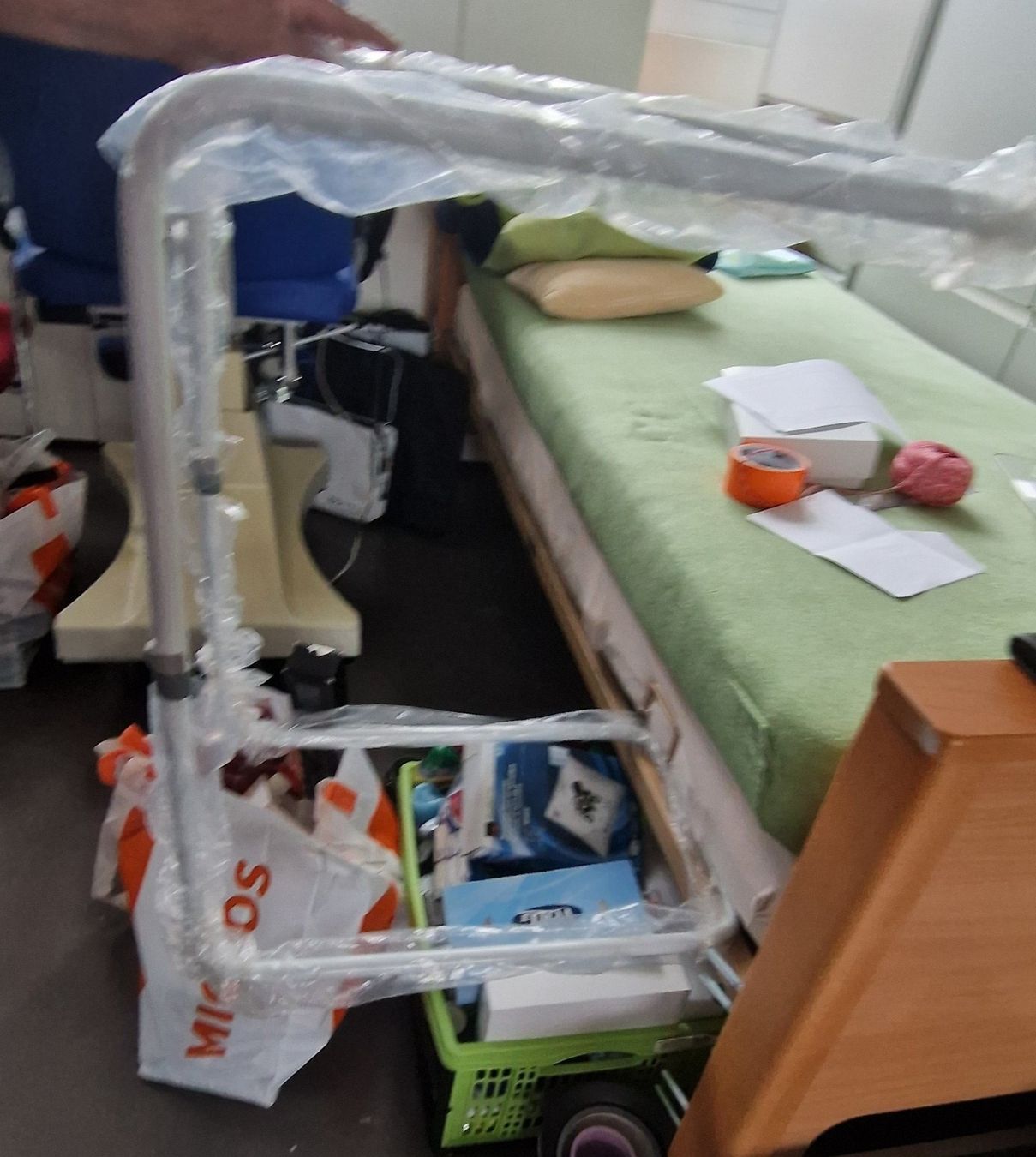 Supporti a parete: Fuss/Bein Schutz Gestell Nr. 18 – Nuovo (secondo la descrizione) da Niederbipp venduto da Trude04 4