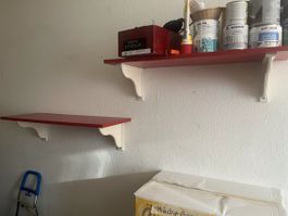 3 Wandregale, Ikea, rotes Brett mit weissen Stützen aus Holz