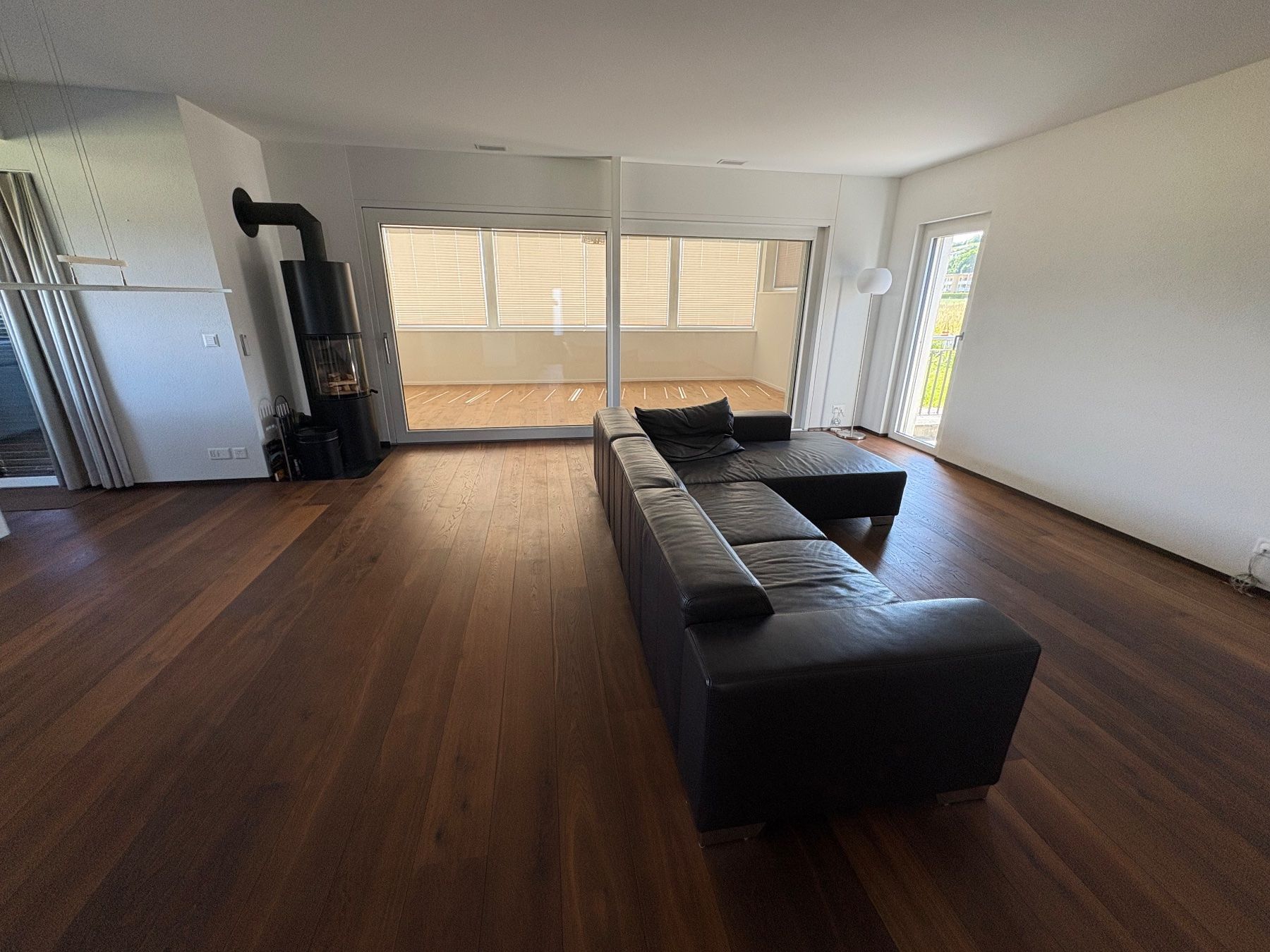 Sofas: Ecksofa aus Echtleder schwarz – D'occasion à Fribourg par DanielPascal 4