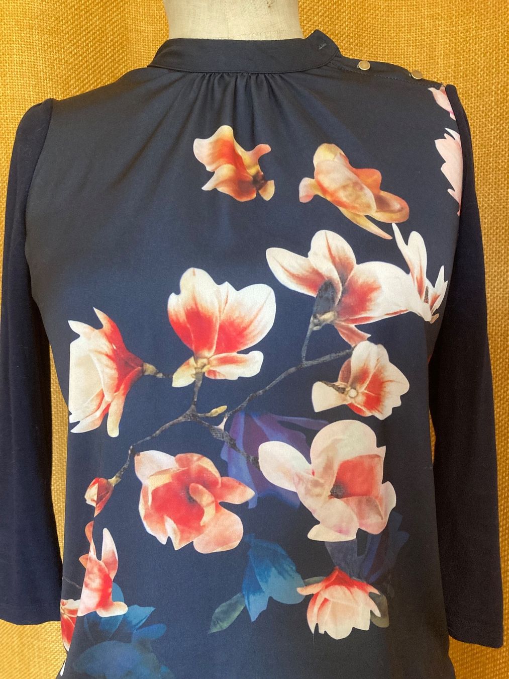 Orsay Top: Top élégant viscose et satin – Usato da Ardon venduto da hel_2sxp