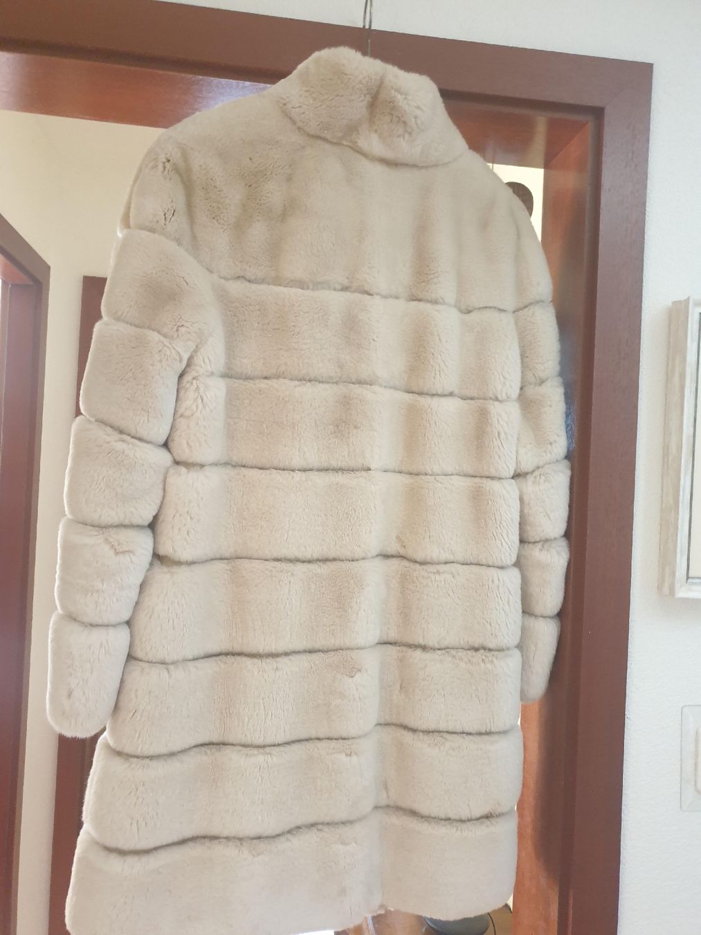 Cappotti: Manteau en fourrure de lapin – Nuovo (secondo la descrizione) da Belmont-Lausanne venduto da vid_7qv6 1